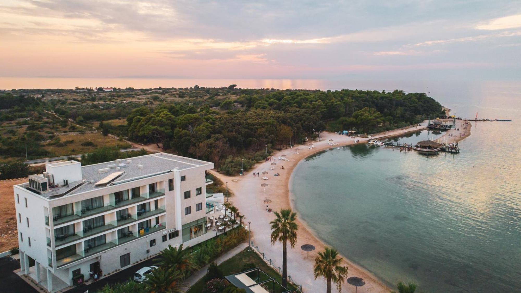 Kaneo Beach Hotel Novalja Exteriér fotografie
