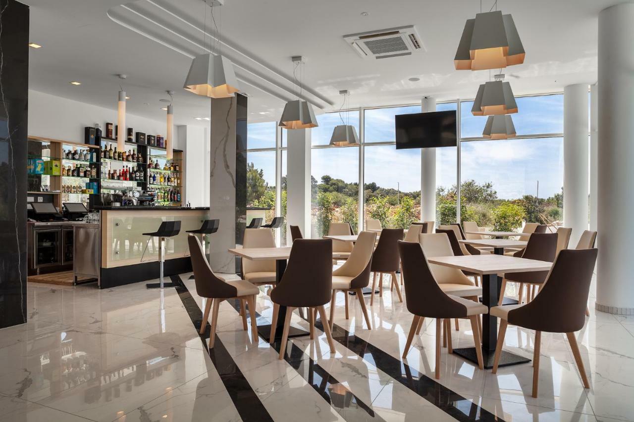 Kaneo Beach Hotel Novalja Exteriér fotografie